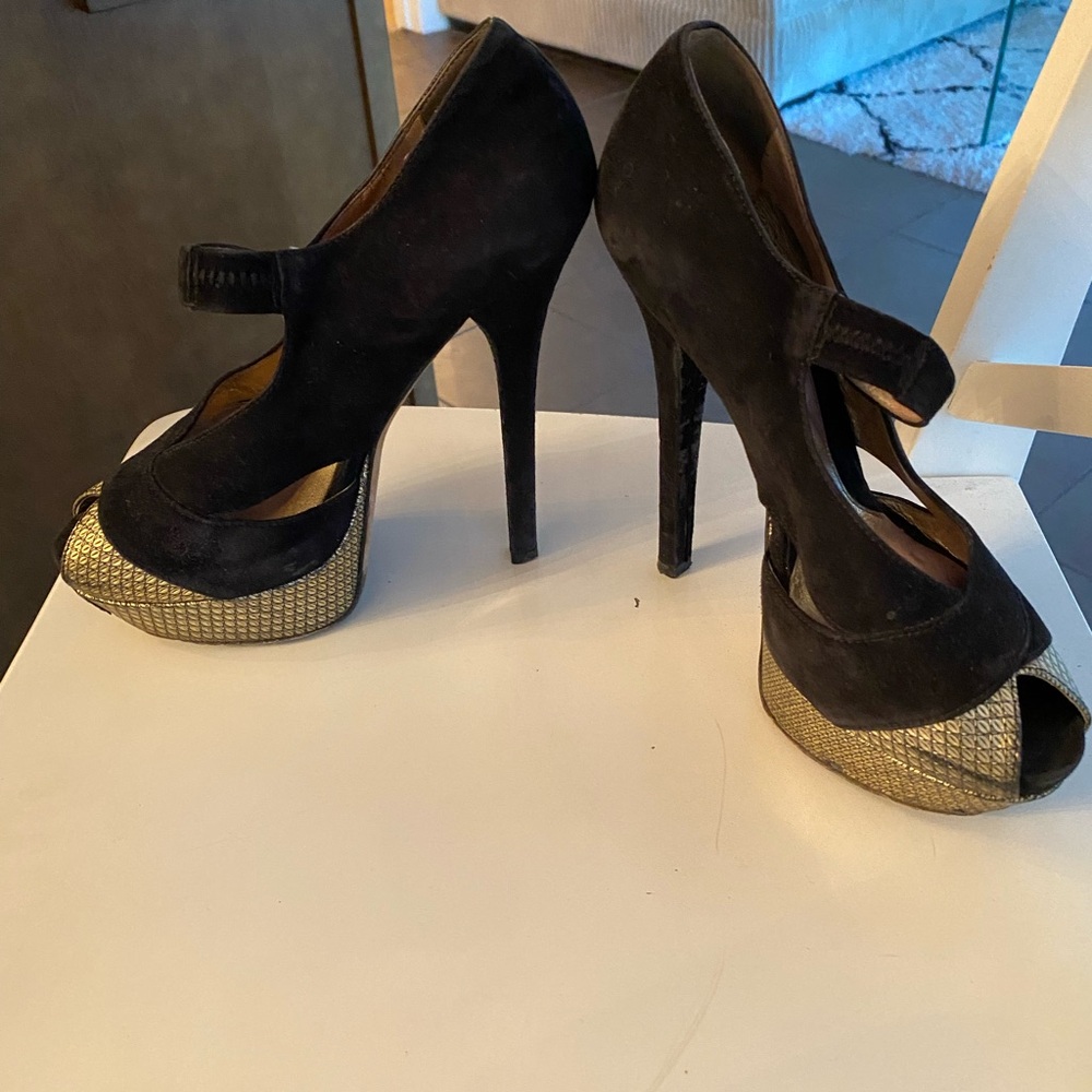 Fendi Suede Pumps